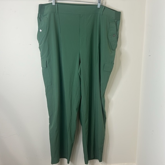 ATHLETA Vienna Cargo Pants Vineyard Green Size 22 - Picture 14 of 15